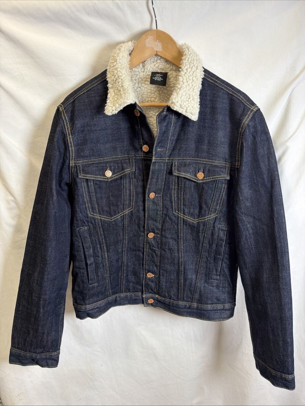 H&M Men’s Blue Denim Sherpa Lined Trucker Jacket Snap Front Pockets Sz M NWOT